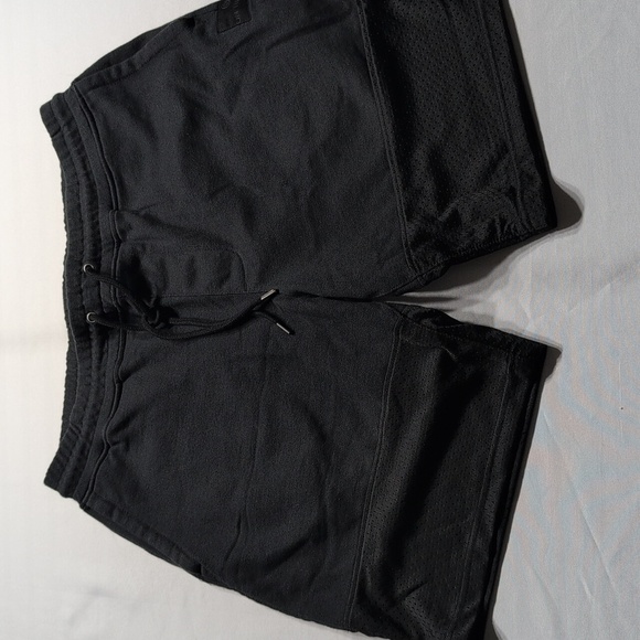 On The Byas Sweat Shorts Size Medium - Picture 1 of 9